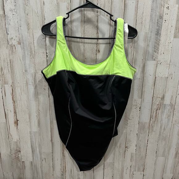 New *Flawed* MiracleSuit Green Black One Piece Swim Suit Beachy Flattering 22W - Picture 1 of 8